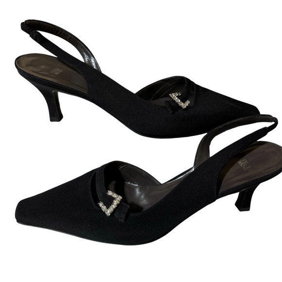Vera Wang Black Satin Heels‎ W/ Rhinestone Accent Shoe Size 9B NWOB - Picture 1 of 12
